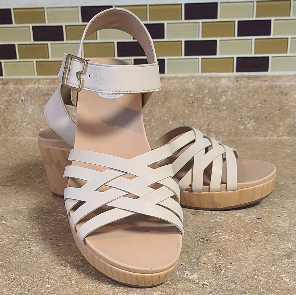 New/Out Of Box - Dr. Scholls - Cute Strappy Comfort Sandals - Beige- Size 9.5